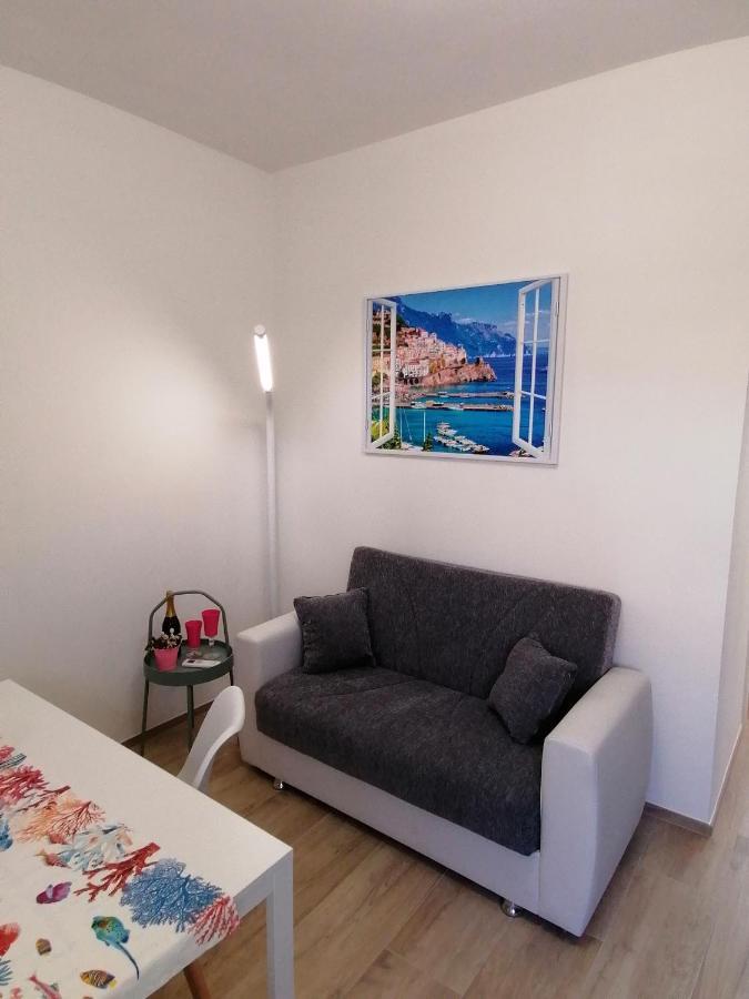 Retroscena Apartment In Centro Civitanova Marche Kültér fotó