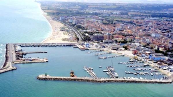 Retroscena Apartment In Centro Civitanova Marche Kültér fotó