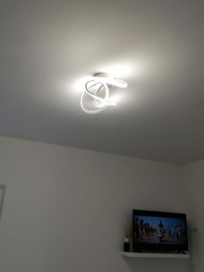 Retroscena Apartment In Centro Civitanova Marche Kültér fotó